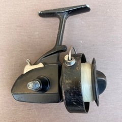 昭和レトロな投げ竿2本とストロングリールS-710【ジャンク品 】の画像