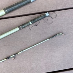 昭和レトロな投げ竿2本とストロングリールS-710【ジャンク品 】の画像