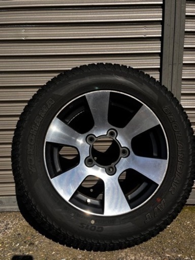 車のパーツ タイヤ、ホイール