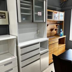 家具探すなら「リサイクルR」❕レンジボード❕キッチン収納❕ ゲート付き軽トラ”無料貸出❕購入後取り置きにも対応 ❕R4897