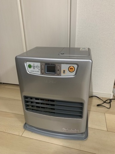 石油ストーブ　灯油タンクポンプ付き