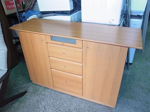 セール中につき、通常特価14,278円より30％引きの9,994円!　　NITORI　ニトリ　サイドボード　カウンター　キッチンカウンター　食器棚　リビングボード