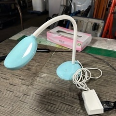 ニトリLEDデスクライトLUCENT2TBLの画像