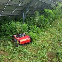 太陽光発電所の草刈り、除草剤撒き、洗浄を致します。
