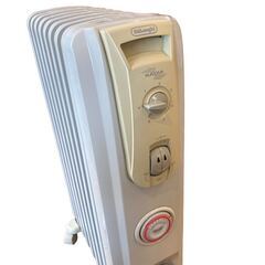 DeLonghi デロンギ オイルヒーター ラジエターヒーター 暖房器具 暖房 家電 L字型フラットフィン R7308 12EF 3〜8畳用 1200w ホワイトの画像