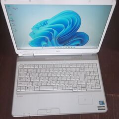 第116号　NEC白ノートパソコン　光沢液晶　Windows11　SSD120GB