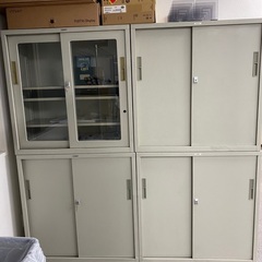 書類棚キャビネット　4台セットの画像