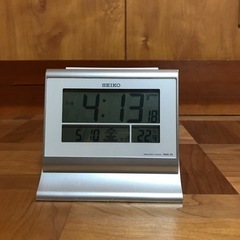 デジタル電波目覚まし時計　SQ680S　セイコー