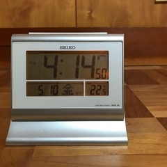 デジタル電波目覚まし時計　SQ680S　セイコーの画像