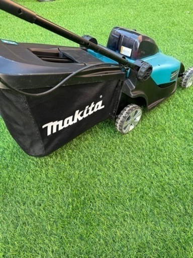 発送できます。　芝刈機　マキタ　18V  