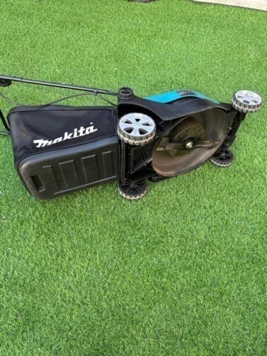 発送できます。　芝刈機　マキタ　18V  