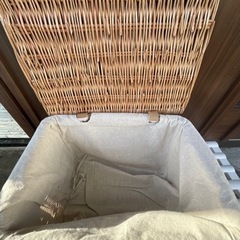 ふた付きナチュラル網カゴの画像