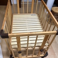 ベビーベッドの画像