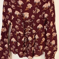 Forever21 エスニック花柄 トップス　服/ファッション シャツ レディースの画像