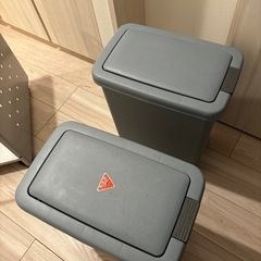 ごみ箱（キャスター付き
）の画像