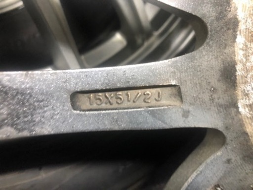 車のパーツ タイヤ、ホイール