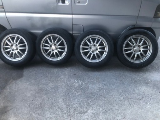 車のパーツ タイヤ、ホイール