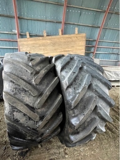 車のパーツ タイヤ、ホイール