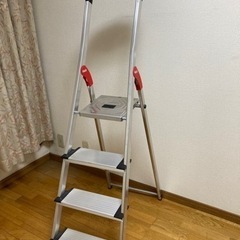 ハイロ　脚立4段（美品）
