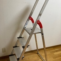 ハイロ　脚立4段（美品）の画像