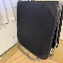 折りたたみベッドの画像