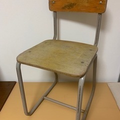 学校のイス