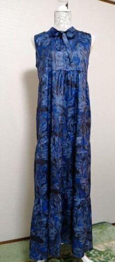 【ハンドメイド】大輪花咲く　濃紺ブルーロングワンピース　マキシ丈　ノースリーブ