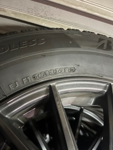 車のパーツ タイヤ、ホイール