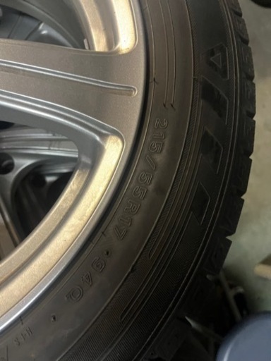 車のパーツ タイヤ、ホイール