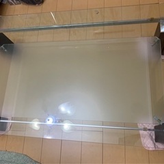 ガラス製ローテーブル　縦80横140高さ39.5