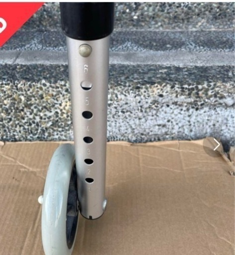高齢者用歩行器歩行機介護 (白玉さん) 浦田のオフィス用家具《机