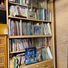 
本棚　上下2段に分かれます！