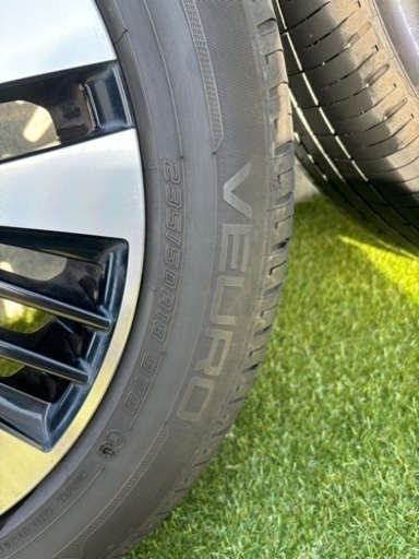 車のパーツ タイヤ、ホイール