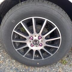 車のパーツ タイヤ、ホイール