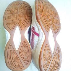 体育館シューズ　バスケ　バレー　卓球など　26.5cmの画像