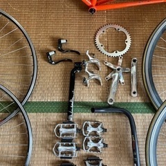 お取引中　
ピストバイクとパーツ色々