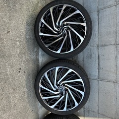 車のパーツ タイヤ、ホイールの画像