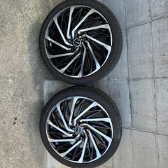 車のパーツ タイヤ、ホイールの画像