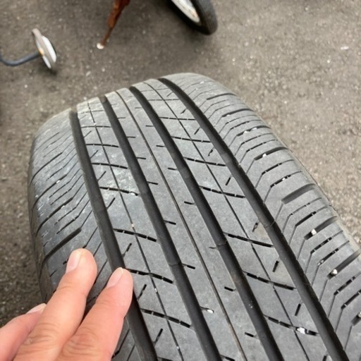車のパーツ タイヤ、ホイール