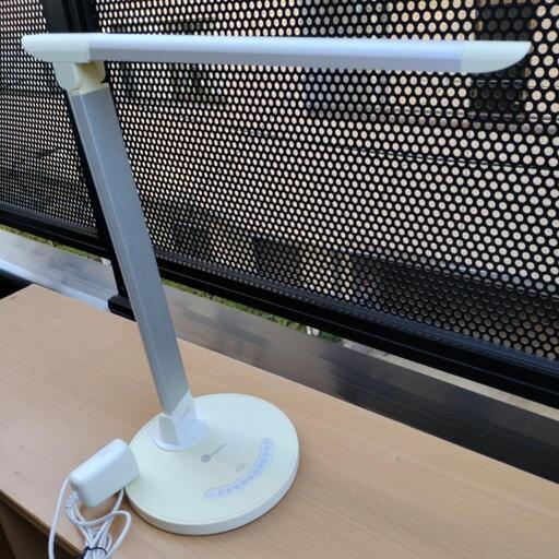 高機能 LEDデスクライト