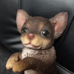 可愛いチワワの子犬の置物　