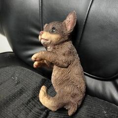 可愛いチワワの子犬の置物　の画像