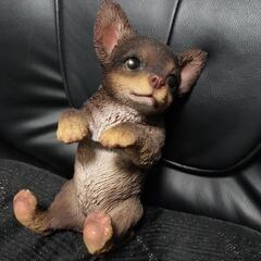 可愛いチワワの子犬の置物　の画像