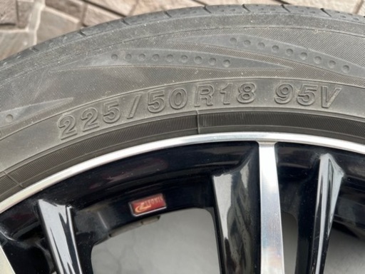 車のパーツ タイヤ、ホイール