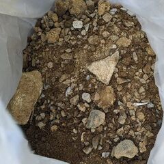 園芸用土　化粧砂利　45Ｌほど　ペットボトル飲料も差し上げますの画像