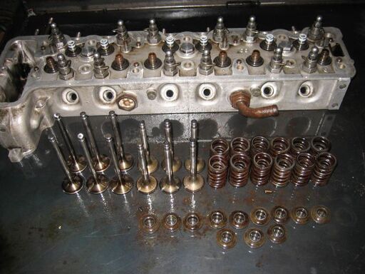 Mベンツ-113SLエンジン部品-シリンダーヘツト販売