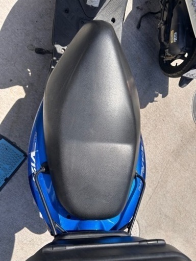 値下げしました！交換可　アドレスv125s バイク　青　ボックス付き　カスタム
