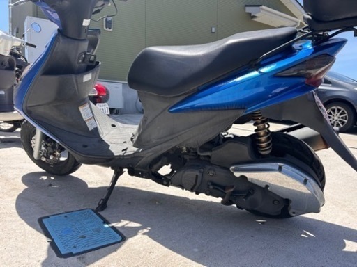 値下げしました！交換可　アドレスv125s バイク　青　ボックス付き　カスタム