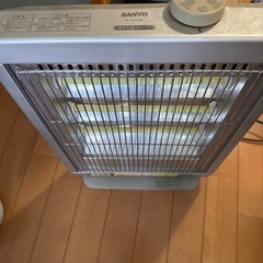 遠赤外線ストーブ（SANYO R-E10B）