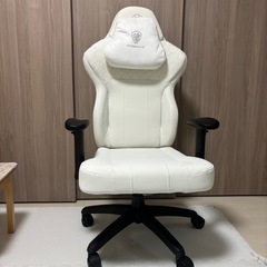 ゲーミングチェア　オフィスチェア　ホワイト